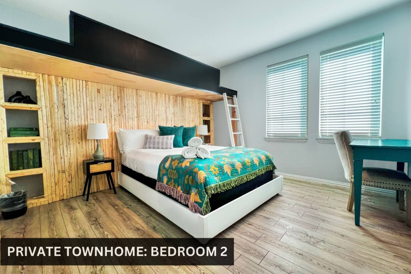 INN CAHOOTS UNIT 5- 4BR/11BEDS — bachelor party group stay in Downtown